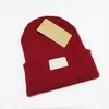 Vinter stickade mössor brev sanna hatt mjuka hip hop hattar för män kvinnor casual bonnet unisex solid cap