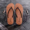 Kvinnor Beach Flip Flops 2021 Sommarplatta Skor Kvinna glida på sandaler Ej slip Sole Solid Färg Kvinna Mode Flip Flop Slides Y220221