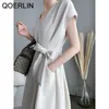 Élégant ceinturé col en V femmes robe midi taille haute solide robe femme poche latérale robes noires élégantes dames vêtements de travail 210601