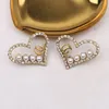 Nouveau style plaqué or 18 carats de luxe double lettres Stud Clip chaîne géométrique célèbre femmes cristal strass perle boucle d'oreille bijoux de fête de mariage cadeaux