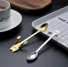 Cuillère à café en acier inoxydable Mini chat à long manche Cuillère créative Outils à boire Gadget de cuisine Couverts Vaisselle SN6184