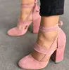 女性エレガントなセクシーな足首ストラップハイヒールの靴夏の女性ブライダルスエード厚いヒールサンダルパーティークラブウェアポンプ