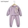 Mudkingdom Inverno Autunno Ragazza Vestiti Set Abiti a righe con orso Peluche Casual Kid 210615