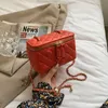 Aftonväskor Crossbody Tote Bag för Kvinnor Designer 2021 Sommar Trendig Box Design Travel Shoulder Handväskor och Purses Chain Handle