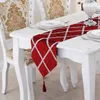 Chemin de table de luxe avec glands Table Runner Classique Rétro Noir et Blanc Tissu de thé rouge Mode 210708
