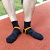 Chaussettes pour hommes Hommes Cyclisme Coton Chaussette Respirant Extérieur Basketball Protéger Les Pieds Mèche Vélo Course À Pied Sport Noir