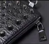 Designer Umhängetaschen Luxus Messenger Bag für Mann Punk Elemente Satchel Clutch Bag Mode Nieten Handtaschen Männer Geldbörse iPad Aktentasche Weiche Leder Kreuz Körper HBP