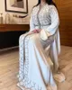 Luxury Crystals Beading Marockanska Kaftan Evening Klänningar med Long Cape Wrap Takchita Bridal Kaftan Mariage Reception Gäster Arabiska Dubai Muslim Women Prom Dress