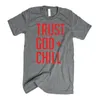 T-shirt da donna Trust Trust God Chill stampato Solido Top Manica Corta Lettera Stampa Colore Round Collo