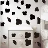 50 st Cow Spot Polka Dot Vägg Klistermärke Bedroom Kylskåp Gullig Cow Print Spot Dot Väggdekal Kylskåp Barnrum Vinyl Dekor 210615