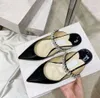 Sandali da donna di lusso Pantofole Ciabatte Bing Piatto Arco di cristallo Cinturino in pelle verniciata Catena di diamanti Tacco alto Scarpe semitrascinanti Abito Desigers