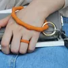 O Silikelagel Wear Armband Keychain for Girls Jewets Gifts Trendy Simple Bamboo Style Circle Wristlet Keychains Bangle unisex5131285