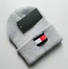 قبعات عيد الميلاد الشتوية للرجل woMen الرياضة الأزياء بيني Skullies Chapeu قبعات القطن Gorros الصوف قبعة دافئة محبوك قبعة