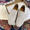 Jurk schoenen suede lederen loafers mannen ronde neus slip op mannelijke platte casual muilezels merk uitloper open wandeling