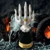 Portacandele a mano strega Resina fatta a mano Teschi spaventosi Candeliere Decor Figurine Decorazione domestica Regalo d'arte per Halloween Home H1222