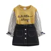 Printemps Automne Lettre Broderie Bande Arc Fleur Patchwork T-Shirt + Denim Poche Jupe Enfants Enfants Bébé Filles Vêtements Ensemble 210625