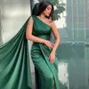 Um ombro verde dama de honra vestidos bainha tornozelo comprimento cetim dama de honra vestidos de honra cetim ruched robe de soiree