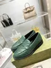 Casual Shoes 22SS V Quilted Leather Loafers Moccasins Womens Luxurys Designers Shoes Classic Slip-on Business Metal button Leather Brand Oxfords Dress