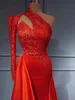Fabulous Arabiska röda aftonklänningar Vintage High Neck One Shoulder Lace Appliqued Long Train Party Occsace Grows Prom Dress med BC11348
