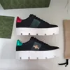 Tasarımcı Ace Nakış Ayakkabıları Klasik Deri Platform Kalın-Solun Sneaker Ladies Sıradan Düz Dökümlü Vahşi Altın Arı Koşuyor Egzersiz Siyah Beyaz Spor Ayakları 332