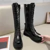 Nya heta kvinnor Combat Boots Antumn Female High Platform Gothic Shoes Black Leather Boots Pet Women Kne High Boots T231208