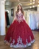2022 Glittery Tulle Quinceanera Dress A-ligne Bourgogne Or Appliques Perles Sheer Cap Manches Courtes Sweetheart Prom Sweet 16 Robes Robes Formelles