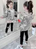 Flickor Bright Letter Coat Spring Korean Fashion Children's Jacket Hoodie och Höst Ungdom Windbreaker Girl Top 211011