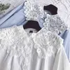 Mode kvinnor blusar vårskjorta långärmad spetsar vita s toppar och 210510