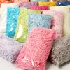 Bruiloft decoraties raffia 1000G lafiet papier kleurrijk geraspte crimle diy feest ambachtelijke papieren geschenkdoos decoratie praktisch vulmateriaal