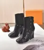 Kvinnor större fotled långa stövlar mode spets upp plattform läder martin boot topp designer damer brev tryck vinter overknee booties skor 184