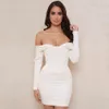 Hiver Femmes Blanc Hors Épaule À Manches Longues Moulante Robe De Bandage Sexy Drapé Mini Celebrity Robes De Soirée 210423