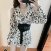 女性のブラウスシャツNeploe韓国の女性落書きオフショルダー長袖MIDI Y2KトップスGirdle女性Blusas Mujer de Moda 2021