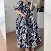 Vintage långa klänningar kvinnor mode sommar elegant koreansk stil blå tryck kort puff ärm tunika sundress kvinnlig 210421