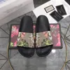 Designer Toboganes para hombres Sandalias de verano Sandalias de verano Tobas de playa Plataforma Fabrera Damas Sandali zapatillas para el hogar Flip Flip Cause