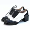 Geklede schoenen Britse stijl Vintage gemengde kleuren Verkoop van echt leer voor dames Dikke hak Vleugeltip Oxford voor dames