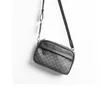 2022 Men's Postman Bag Fashion Luxury Man Crossbody Shoulder Bags Comfortable Casual Diagonal Parcel Soft Embossed Purse242S