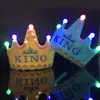Kindergeburtstags-Party-Dekoration Mützen Weihnachten glühende Krone-Kappe Baby einjähriger Schmuckbedarf Datum der Geburtshut Tiktok DHL Fast CY23