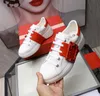 2021 Designer di lusso A1 Scarpe casual da donna Lady Sneaker bassa in pelle Pelle di vitello Stringata di cristallo Scarpa bianca Street Style Moda Comfort Alta qualità con scatola