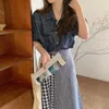 Korejpaa Kvinnor satt sommar koreansk chic retro ljus linje dekoration denim skjorta hög midja oregelbunden plädstygn kjol 210526