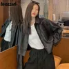 Nerazzurri Frühlingsbraune kurze leichte weiche Kunstlederjacken für Frauen Langarmtasche Übergroße schwarze koreanische Mode 211130