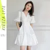 Witte Franse bubble mouw jurk zomer korte v-hals hoge taille pocket mini sexy jurken casual vrouwelijke vestidos 210608