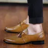 Scarpe da uomo classico Scarpe moda Mocassini di moda Designer Black Brown in pelle rossa in pelle da uomo Sport Sneakers Sneakers Scarpe da ginnastica