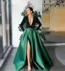 エレガントなドバイ女性イブニングドレス長袖ディープVネック2021キラキラスパンコールグリーンサテンの正式なParty Downs High Splitサイド