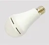 Lumières de secours Ampoule LED intelligente E27 7W 9W Lumière 85-265v Lampe d'éclairage à batterie rechargeable Bombillas pour l'extérieur