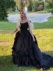 2022 Vintage Medieval Victorian Black Ball Gown Wedding Dresses For Women Gothic veck korsett bröllopsklänningar med långärmad jack8763667