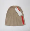 Czapki zimowe czapki w całej czapce Kobiety i mężczyźni czapki ciepła dziewczyna snapback czerwony pasiaste projektantka Vaiies6513648