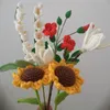 Couronnes de fleurs décoratives 2 pièces/lot fil tricoté à la main Crochet trompette Creeper Bouquet artificiel pour la décoration de mariage décor de jardin de maison