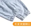 Женские джинсы с высокой талией Женщины весна 2022 г. Свободный сплоченной фитинг по талии.