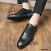 2022 Novo apontado Vintage Lace Up Brogue Flats Oxford Sapatos Homens Casuais Mocassins Formal Vestido Calçado Sapatos Tenis Masculino