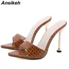 Aneikeh 2021 New Snake Print Strappy Mule Tacones altos Bombas de mujer Sexy Punta puntiaguda Slingbacks Zapatos de mujer Botines Mujer 35-42 Y0406